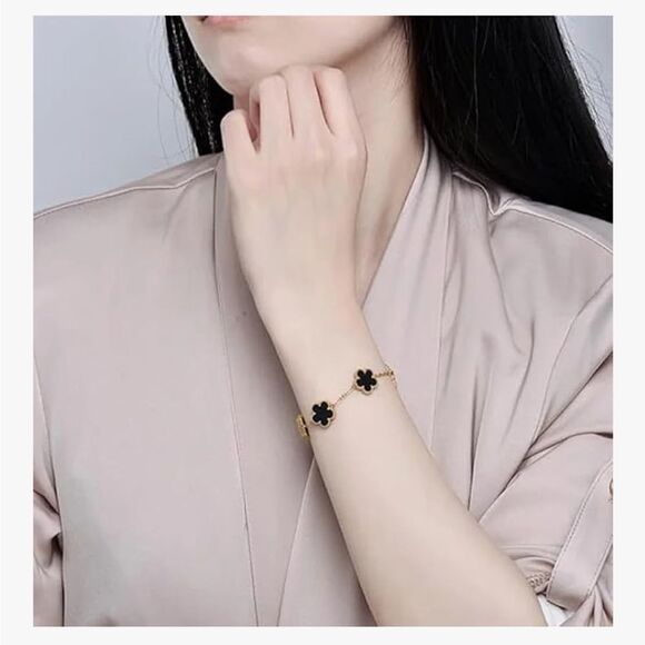 Amazon.com: 18K Gold Plated Clover Bracelet for Women, Four  18K Gold Dainty Four Leaf Clover Charm Bracelet Black Van clef Alhambra Style